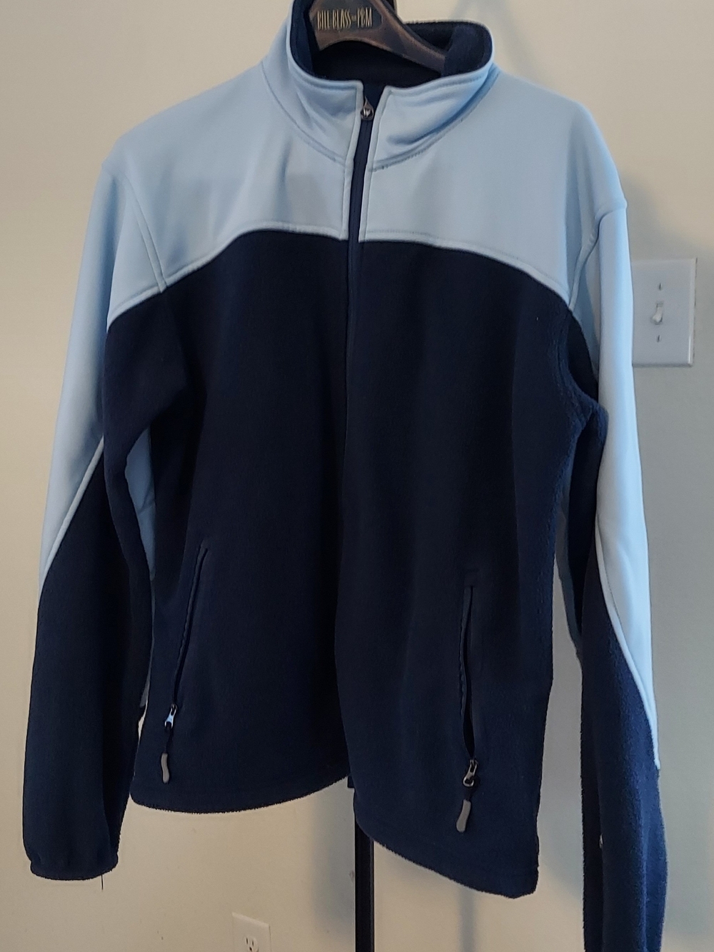 White Sierra Colorblock Jacket Royak Robbins Vag And Gloces 3 Piece Bundle